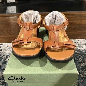 Women’s CLARKS Un-Structured Brown Mill Point Sandal 8.5W